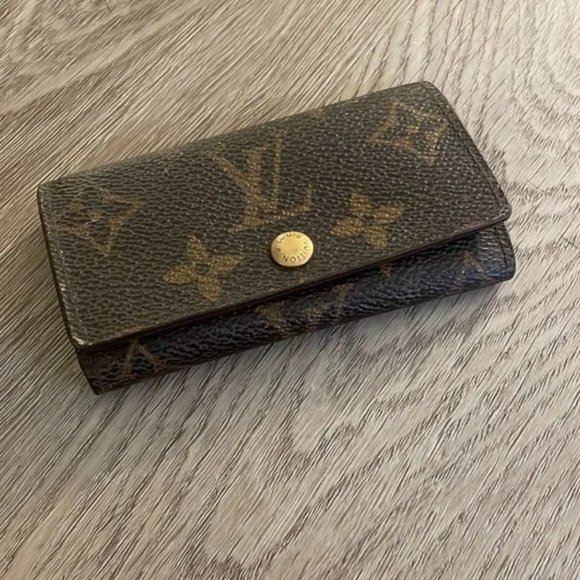 - Auc LV Monogram leather Key Holder - Picture 10 of 11